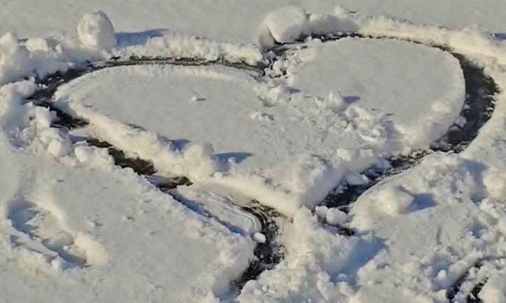snow-snow-heart-heart-winter-159829.jpeg